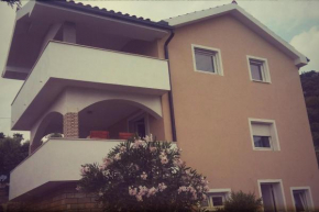 Apartments with a parking space Barbat, Rab - 12871